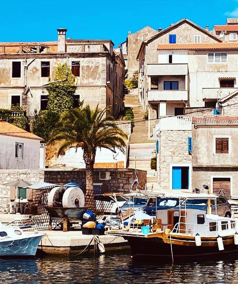 Villa Cortes Мали Иж Экстерьер фото